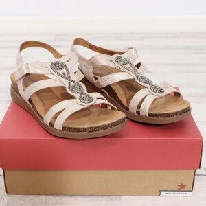 Cobb Hill May Embellished Metallic Sandal 10 NEW with [DEFECT][STAIN]